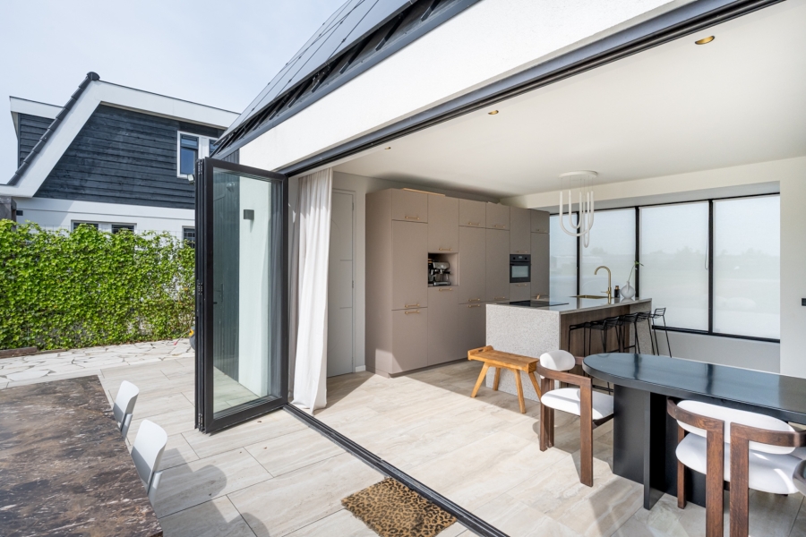 Locatie 4000 - Woonhuis Roelofarendsveen